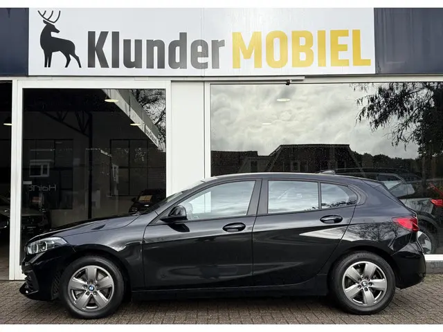 BMW 1 Serie 118i Executive Edition 2020 Benzine 2