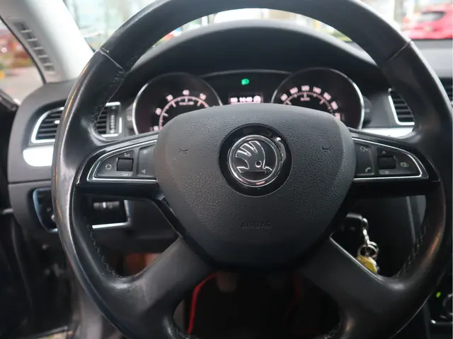 Škoda Superb 1.4 TSI Ambition 2014 Benzine 14