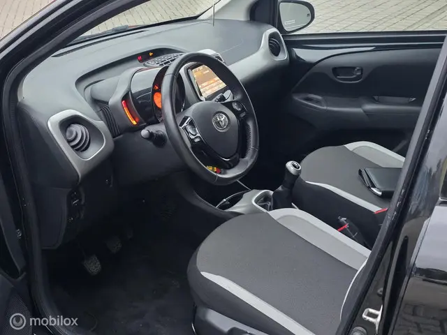 Toyota Aygo 1.0 VVT-i x-play✅️Apk✅️Airco✅️ 2015 Benzine 10