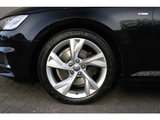 Audi A4 Avant 35 TFSI Sport S-line 2019 Benzine 8