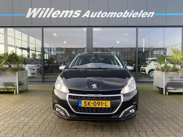 Peugeot 208 1.2 PureTech Allure 2018 Benzine 2