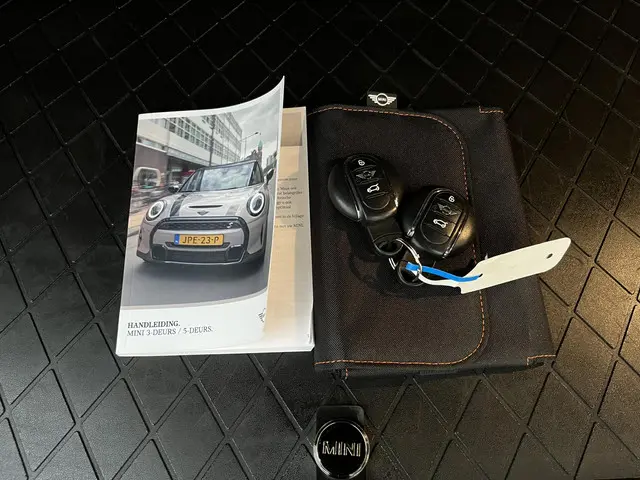 MINI Cooper 1.5 Business Edition 2021 Benzine 14