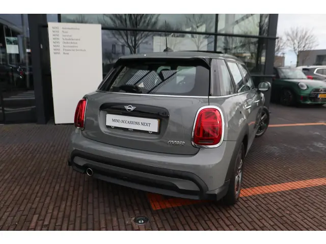 MINI 5-Deurs Cooper 2021 Benzine 8