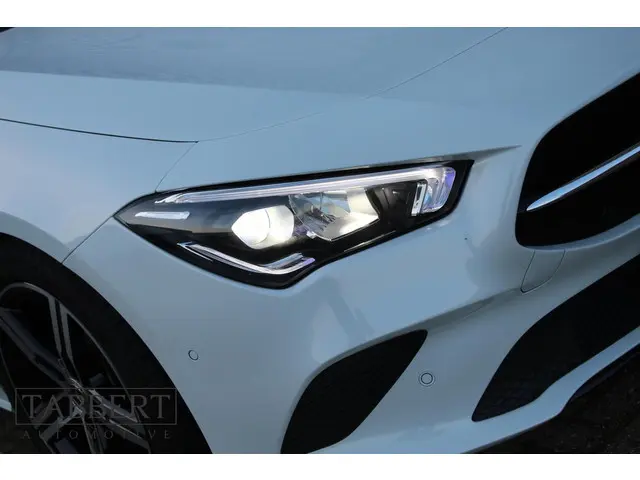 Mercedes-Benz CLA 180 Luxury Line 2022 Benzine 7