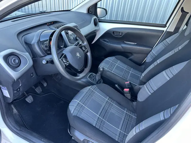 Peugeot 108 1.0 e-VTi Active 2017 Benzine 3