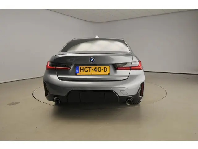 BMW 3 Serie Sedan 320e 2025 Hybride Benzine 3