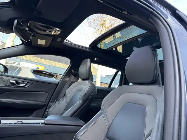 Volvo V60 2.0 B3 163 PK R-Design Automaat 2021 Benzine 13