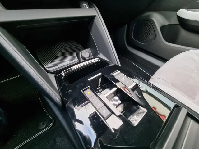 Citroën C4 1.2 Hybrid 145pk Max 2025 Hybride Benzine 17