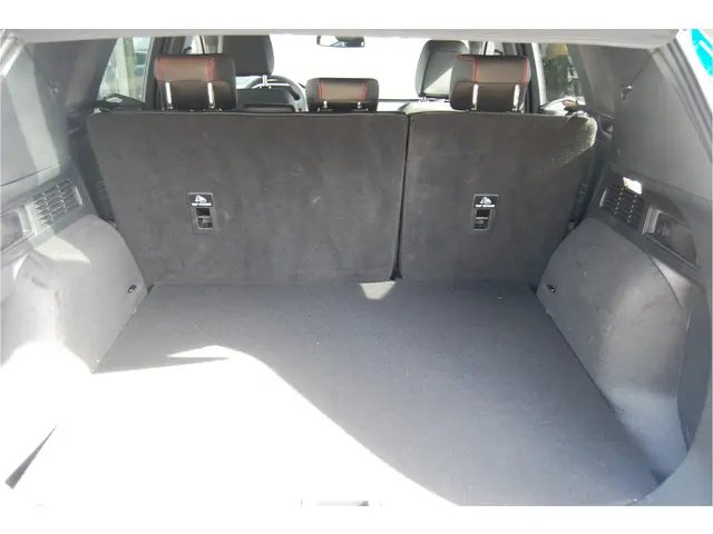 Ford Kuga 2.5 PHEV ST-Line X 243PK 2025 Hybride Benzine 11