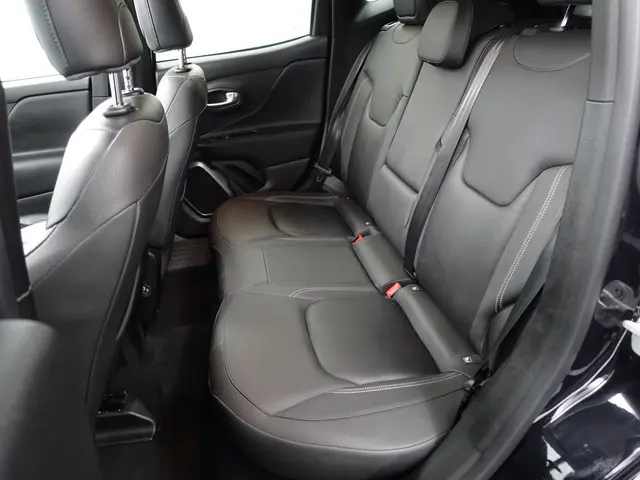 Jeep Renegade 1.3T 151pk Freedom Aut- 2019 Benzine 21
