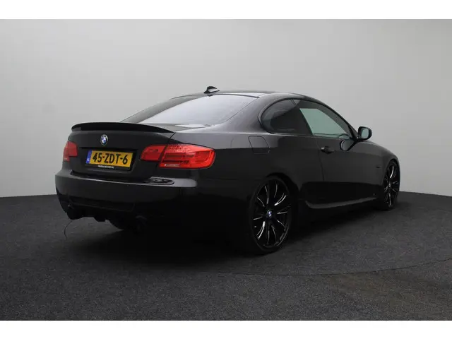 BMW 3 Serie Coupé 325i Business Line Sport 2012 Benzine 5