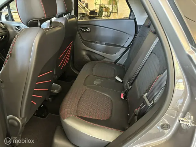 Renault Captur 0.9 TCe Helly Hansen 2015 Benzine 25