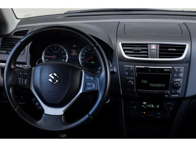 Suzuki Swift 1.2 Exclusive 2015 Benzine 15