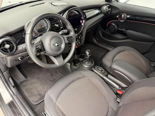 MINI 5-Deurs Cooper 2023 Benzine 11