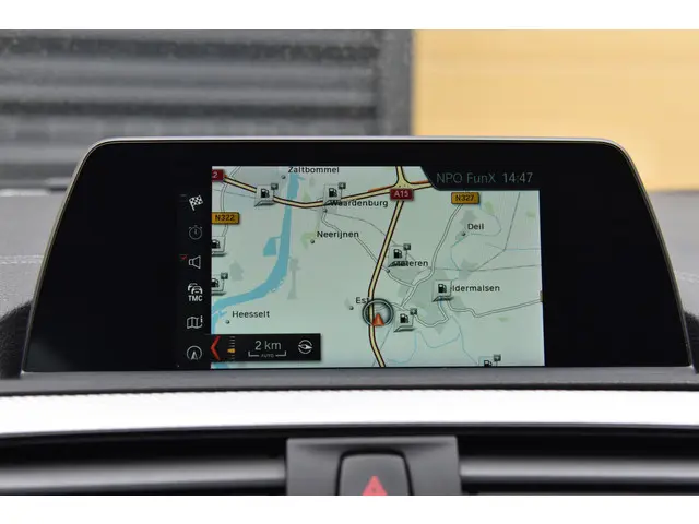 BMW 1 Serie 118i Executive 2018 Benzine 23