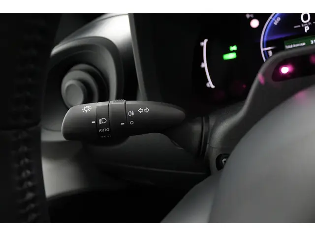 Toyota Aygo X Hybrid 115 play 2026 Hybride Benzine 30