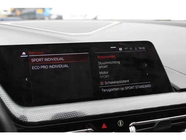 BMW 1 Serie 116d Executive Edition 2020 Diesel 32