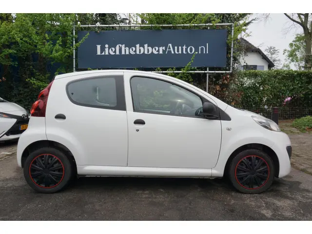 Peugeot 107 1.0 Access Accent / Airco / NAP / 2012 Benzine 22