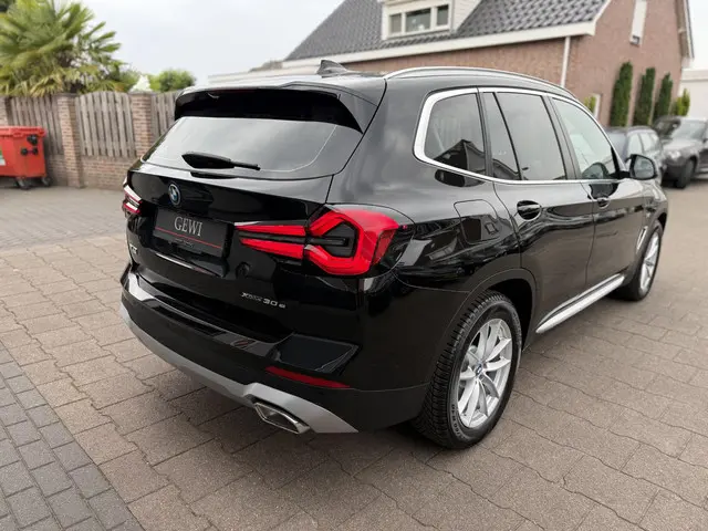 BMW X3 xDrive30e LCI High Executive 2022 Hybride Benzine 7