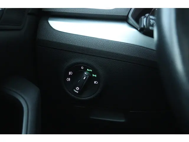 Škoda Superb 1.6 TDI AMBITION BUSINESS 2018 Diesel 22