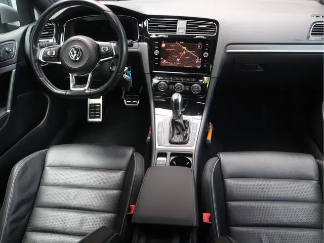 Volkswagen Golf 2.0 TDI GTD DSG 2018 Diesel 3