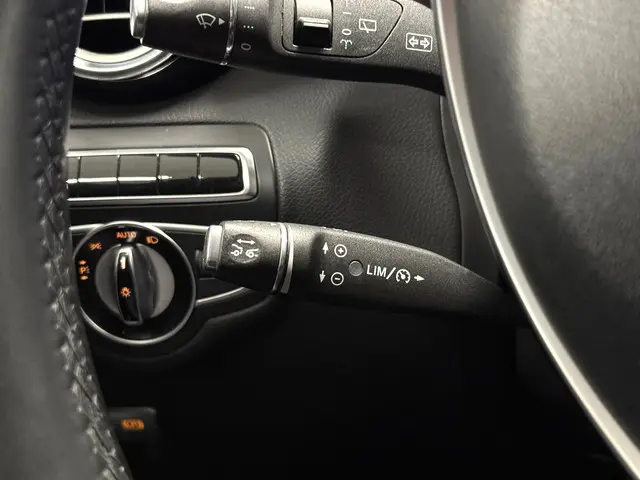 Mercedes-Benz GLC 250 4MATIC Prestige 2016 Benzine 25