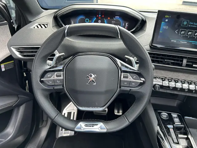Peugeot 3008 1.6 HYbrid 225 GT 2023 Hybride Benzine 7