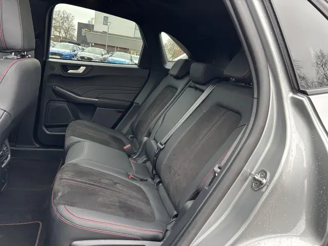 Ford Kuga 2.5 PHEV ST-Line X 2025 Hybride Benzine 26