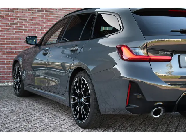 BMW 3 Serie Touring 320d M-Sport 2024 Diesel 34