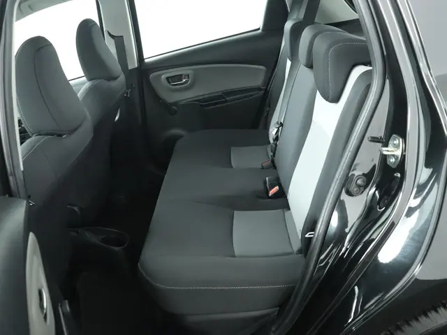 Toyota Yaris 1.5 Hybrid Dynamic 2020 Hybride Benzine 18