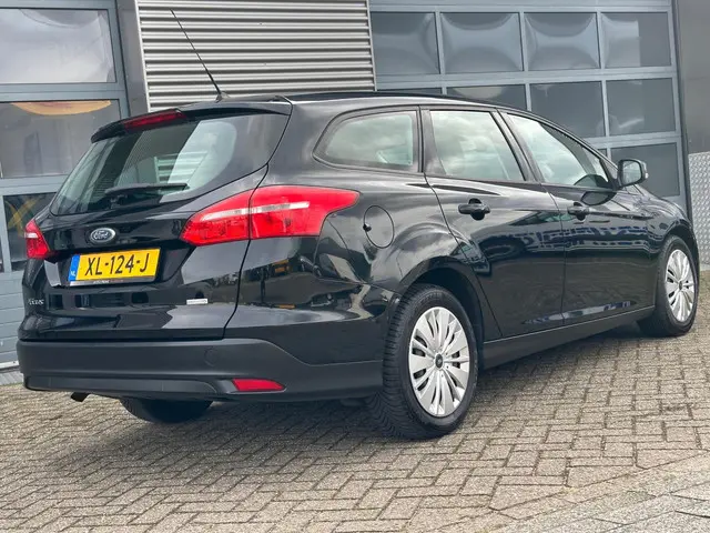 Ford Focus Wagon 1.0 Trend | Airco | APK | NAP 2017 Benzine 2