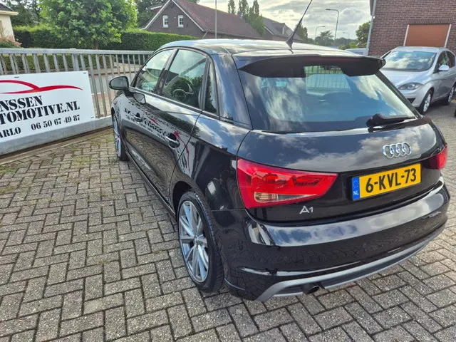 Audi A1 Sportback 1.2 TFSI Admired S-line 2013 Benzine 7