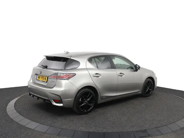 Lexus CT 200h Sport Edition 2017 Hybride Benzine 2