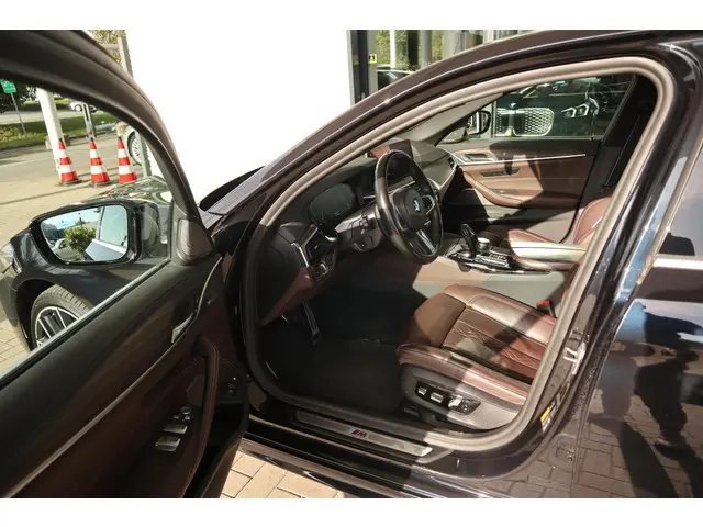 BMW 5 Serie Sedan 530e 2021 Hybride Benzine 12