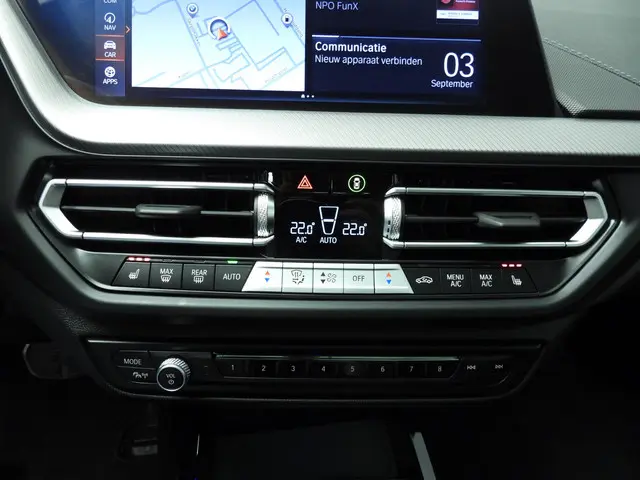 BMW 1 Serie 5-deurs M135i xDrive 2023 Benzine 14