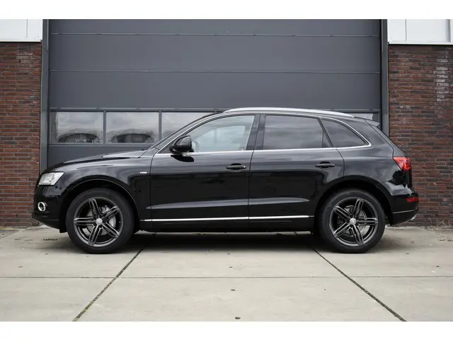 Audi Q5 2.0 TFSI quattro S Edition 2012 Benzine 3