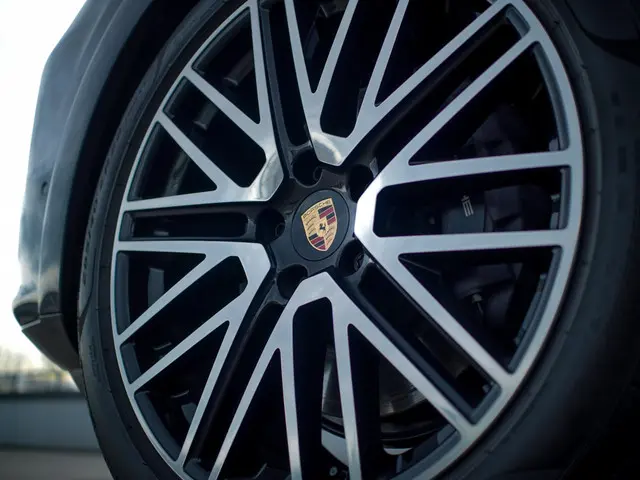 Porsche Cayenne E-HYBRID 2025 Hybride Benzine 4