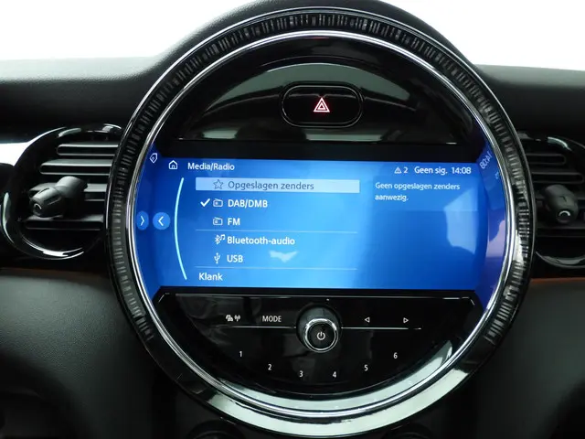 MINI 5-Deurs Cooper 2022 Benzine 30