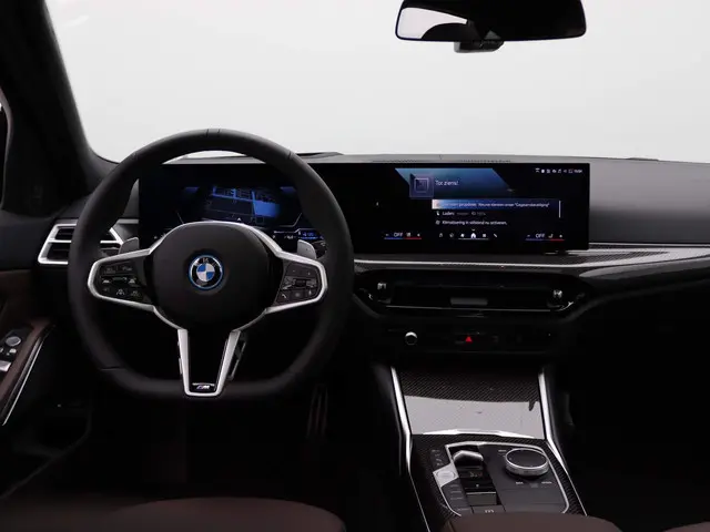 BMW 3 Serie Touring 330e 2024 Hybride Benzine 11