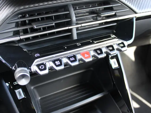 Peugeot 2008 1.2 PT 100 Style 2025 Benzine 27