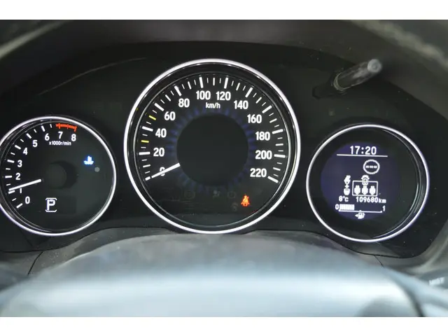 Honda HR-V 1.5 i-VTEC Executive automaat 2017 Benzine 21