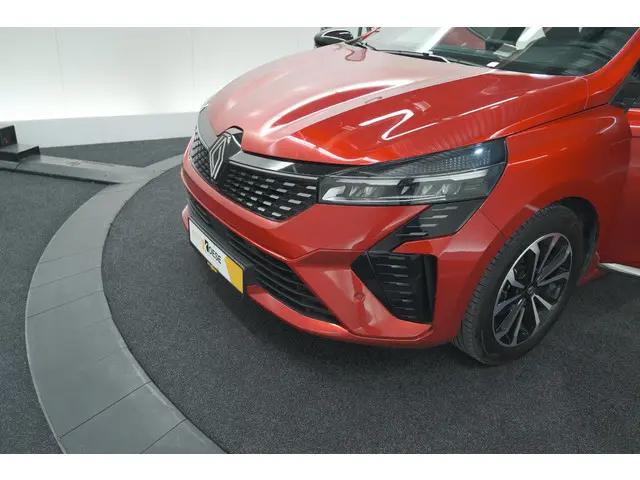 Renault Clio TCe 90 GPF techno 2025 Benzine 14