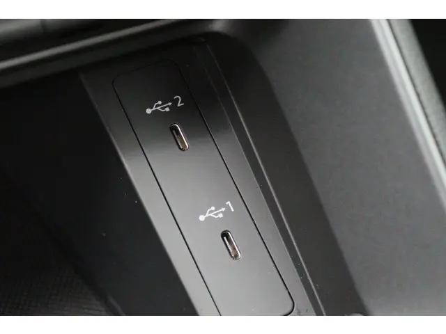 Audi Q3 45 TFSI e S edition 2021 Hybride Benzine 56