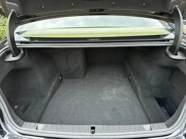 BMW 7 Serie 740Li High Executive 2016 Benzine 33