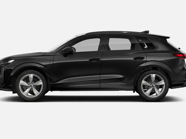Audi Q3 1.5 TFSI e-hybrid S edition 272 PK 2026 Benzine 8
