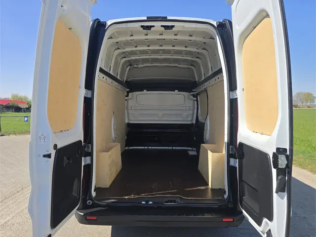 Renault Trafic 2.0 dCi 150 T29 L2 H2 Comfort 2022 Diesel 6