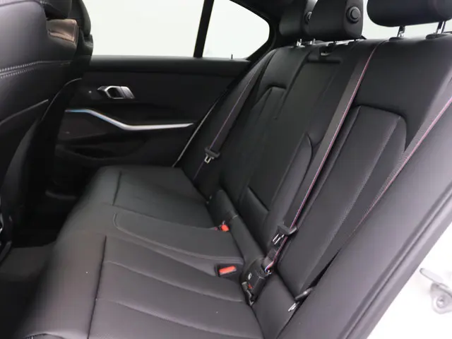 BMW 3 Serie Sedan 330e 2025 Hybride Benzine 20