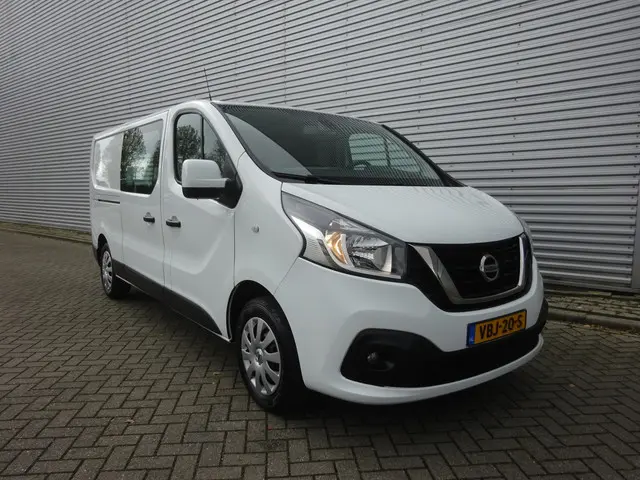 Nissan NV300 2