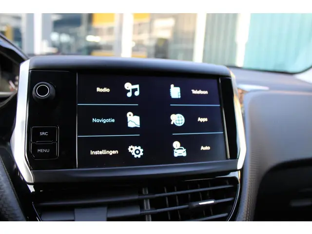 Peugeot 208 1.2 PureTech 110 Pk GT-line 2018 Benzine 23