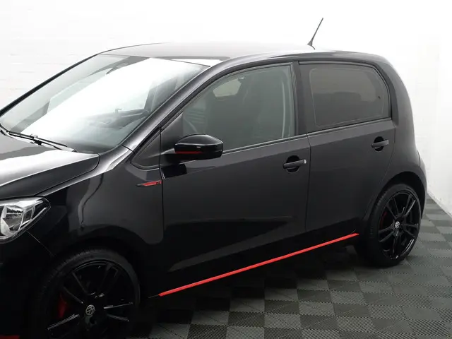 Volkswagen up! 1.0 BMT R Line- 2018 Benzine 26
